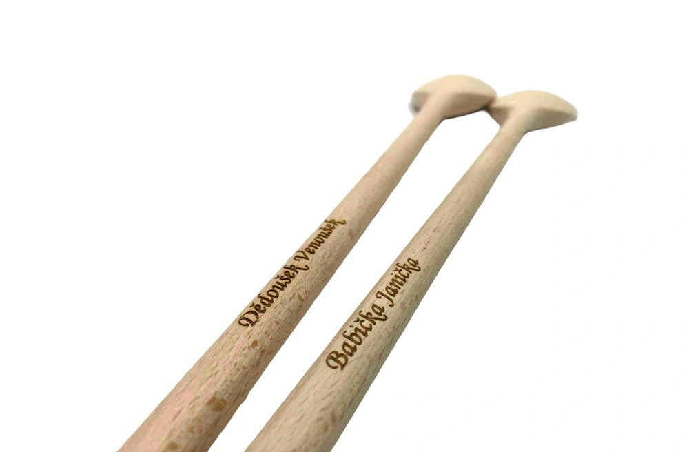 Dřevěná vařečka s gravírováním 60cm